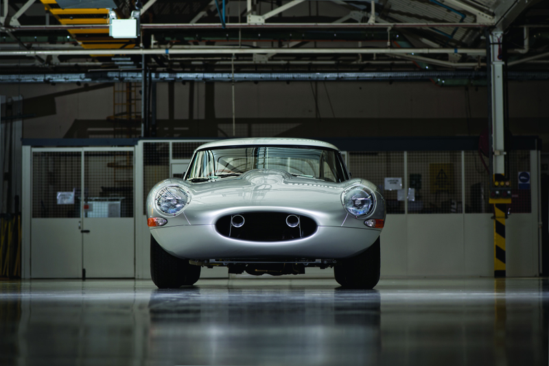 Illustration for article titled Jaguar Brings Back The Lightweight E-Type And It Is Unbelievably Sexy